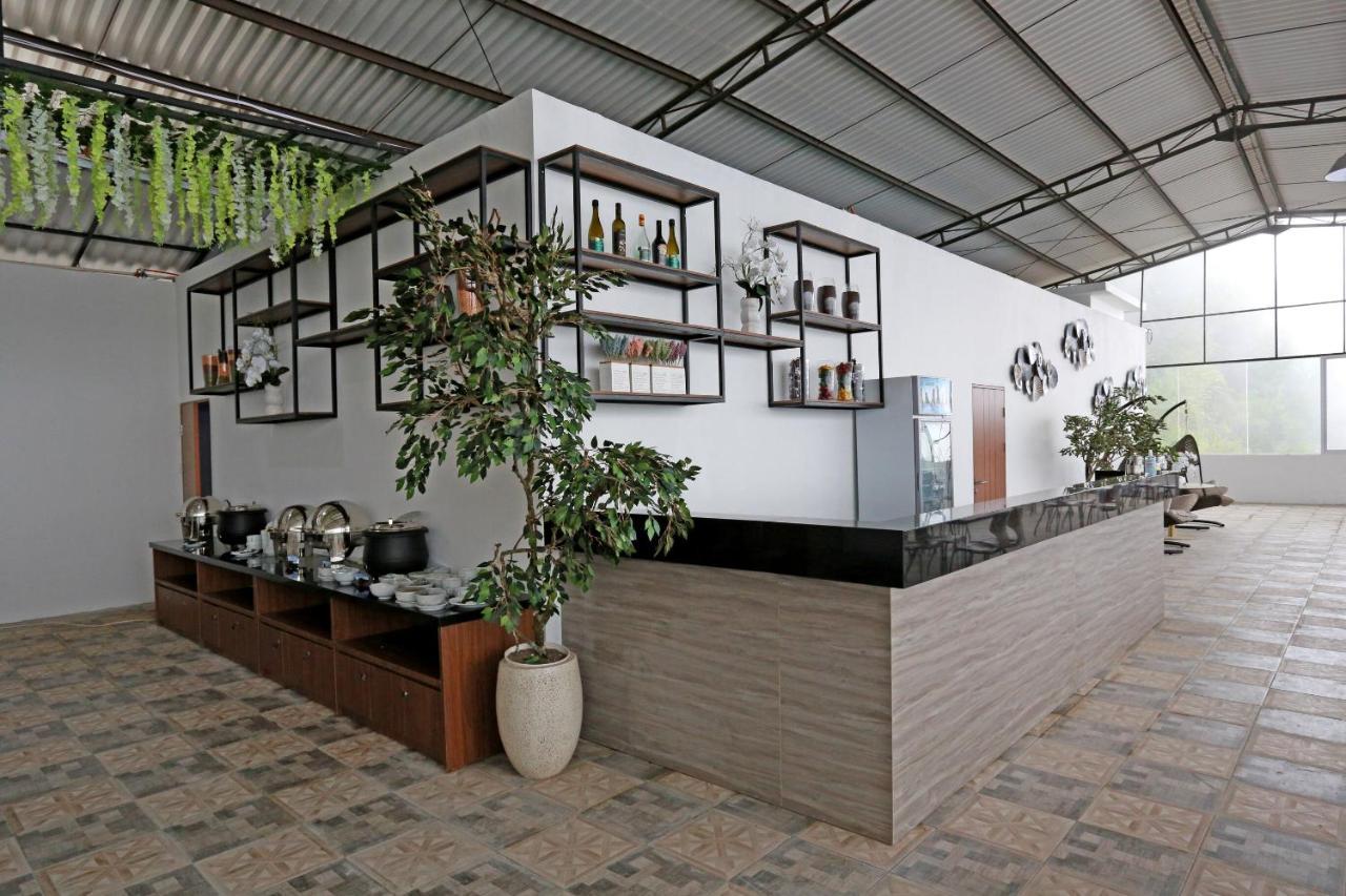 Hotel Lereng Bromo Pasuruan Exterior photo